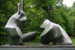 Due pezzi Reclining Figure n ° 5