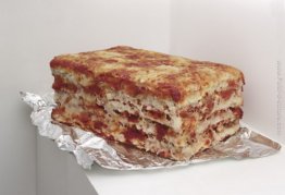 Parte une de lasagne al forno à emporter