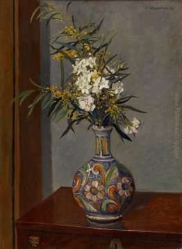 Fiori bianchi in un vaso decorato