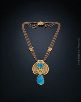 Collana. 'Black Opal, granato demantoide, zaffiro, smalto, oro